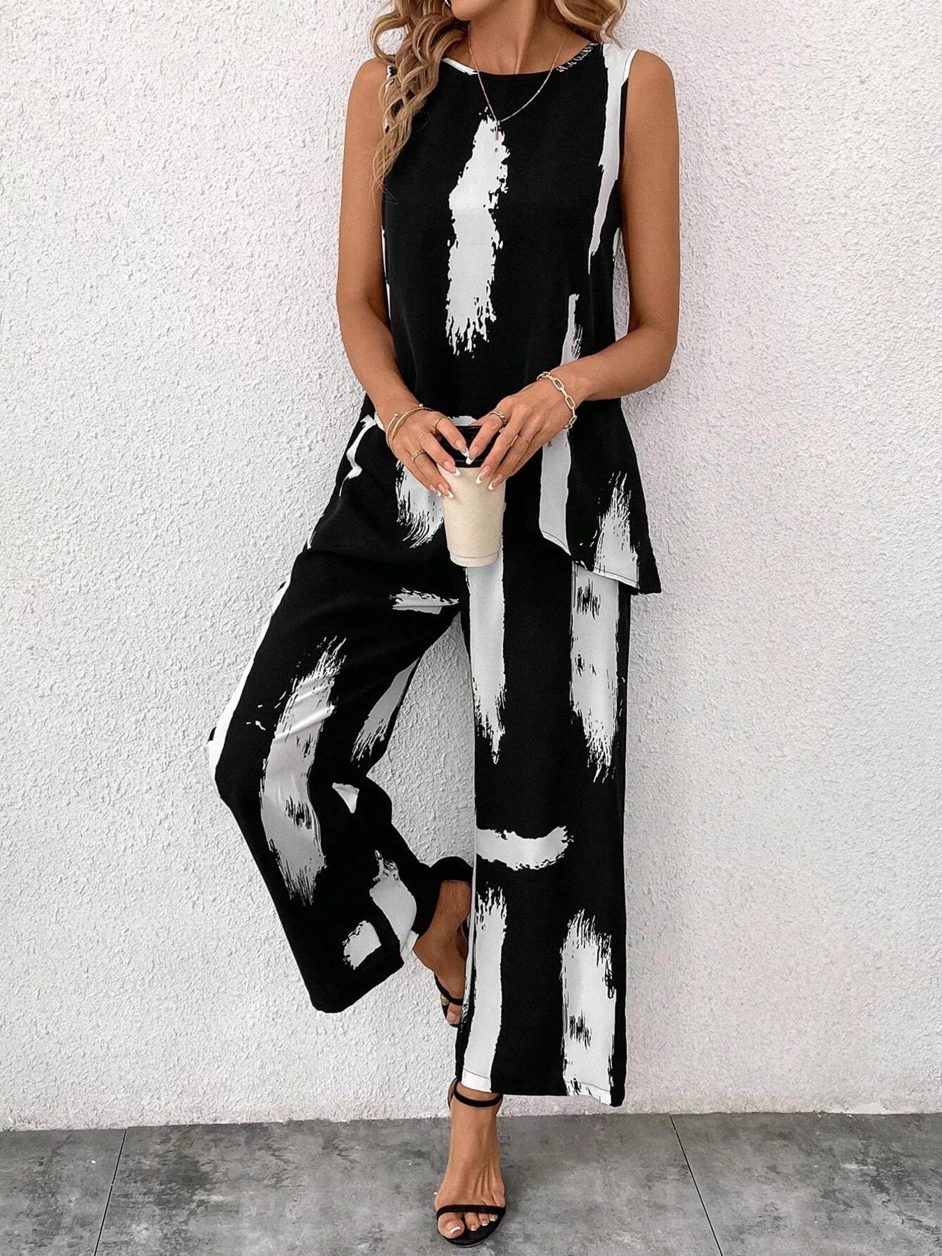 Abstract Print Sleeveless Top & Wide Leg Pants Set Secondary image