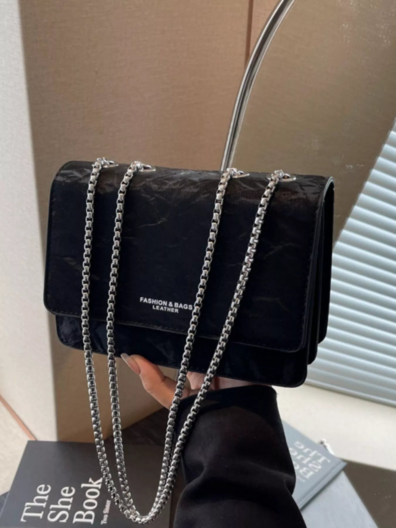 Texture Chain Shoulder Bag Secondary image