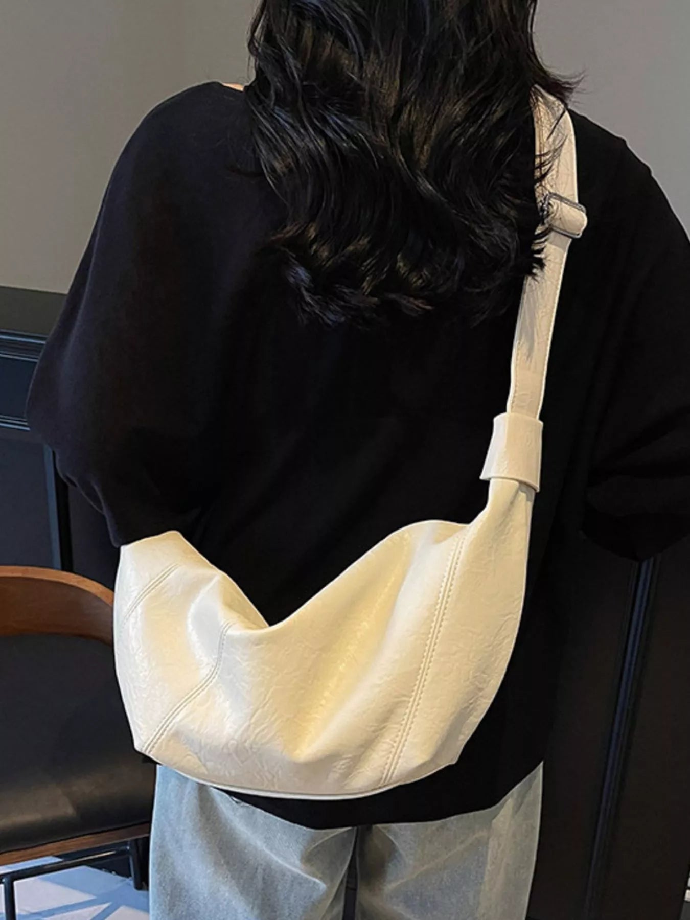 Casual Style Crescent Crossbody Bag Secondary image