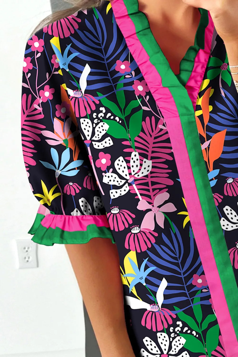 Floral Print Frilled Contrast Striped Trim V Neck Short Sleeve Blouse Secondary image