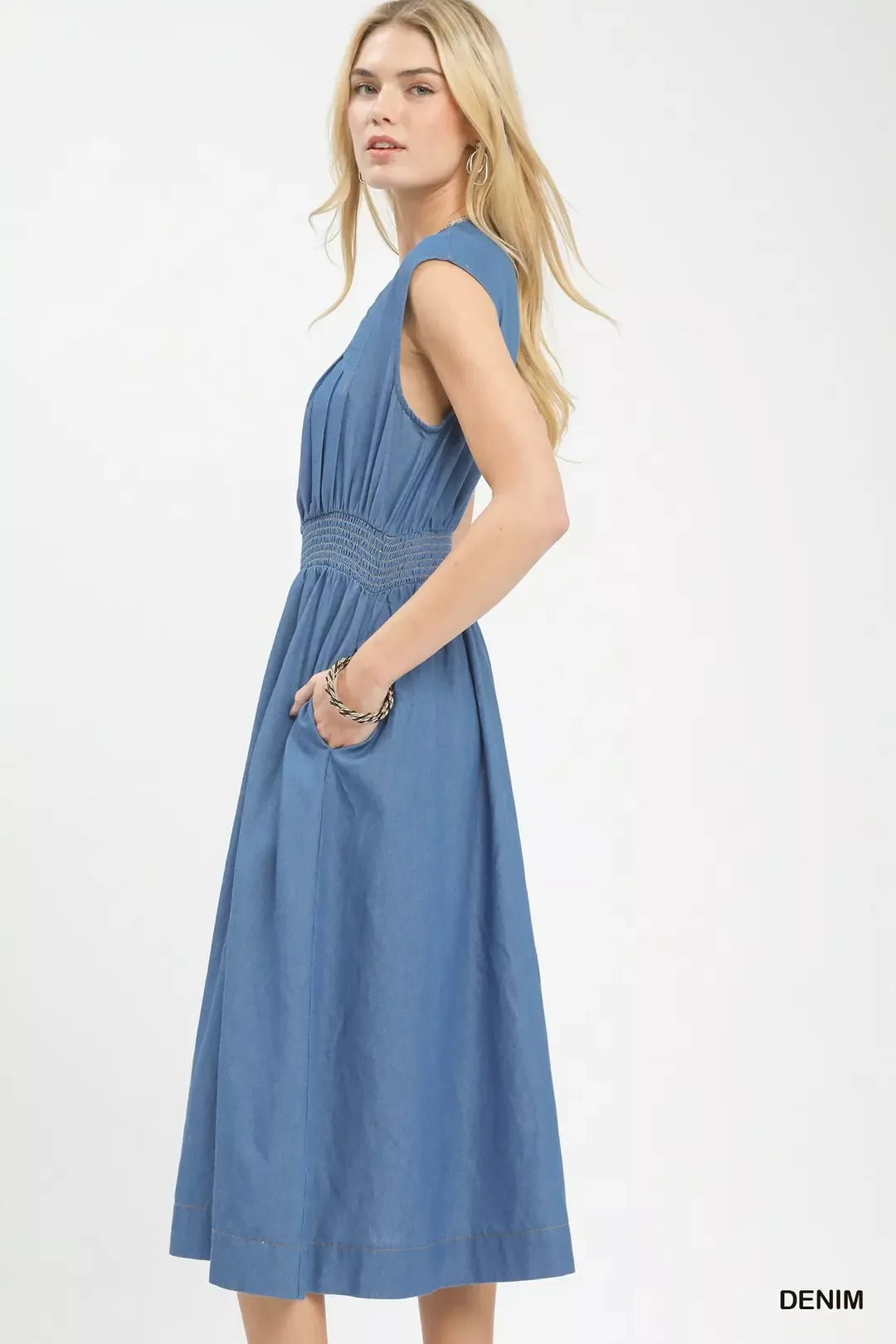 Umgee Denim Sleeveless Zip-Front Smocked Waist Midi Dress Secondary image