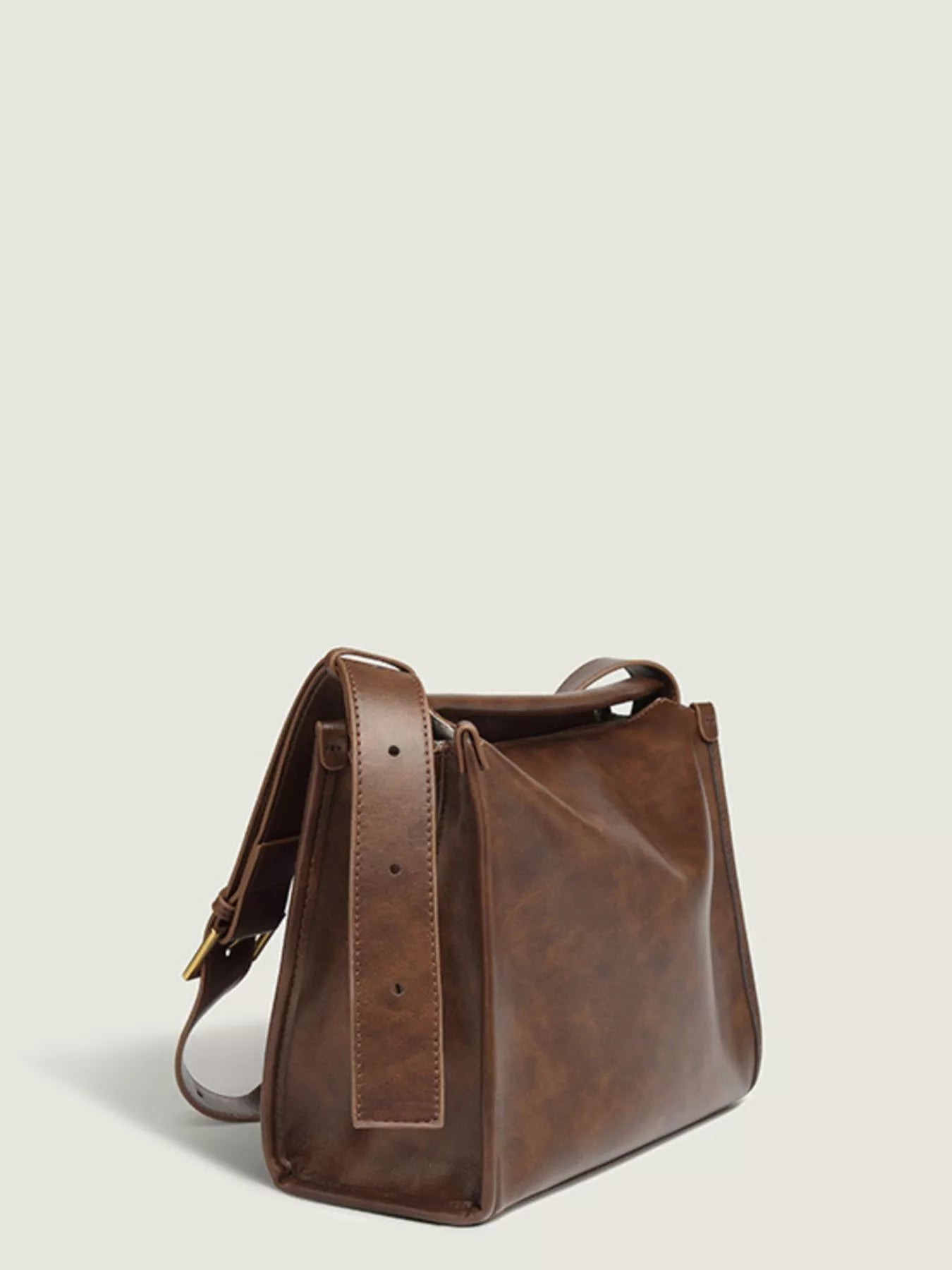 Vintage Style Leather Shoulder Bag Secondary image