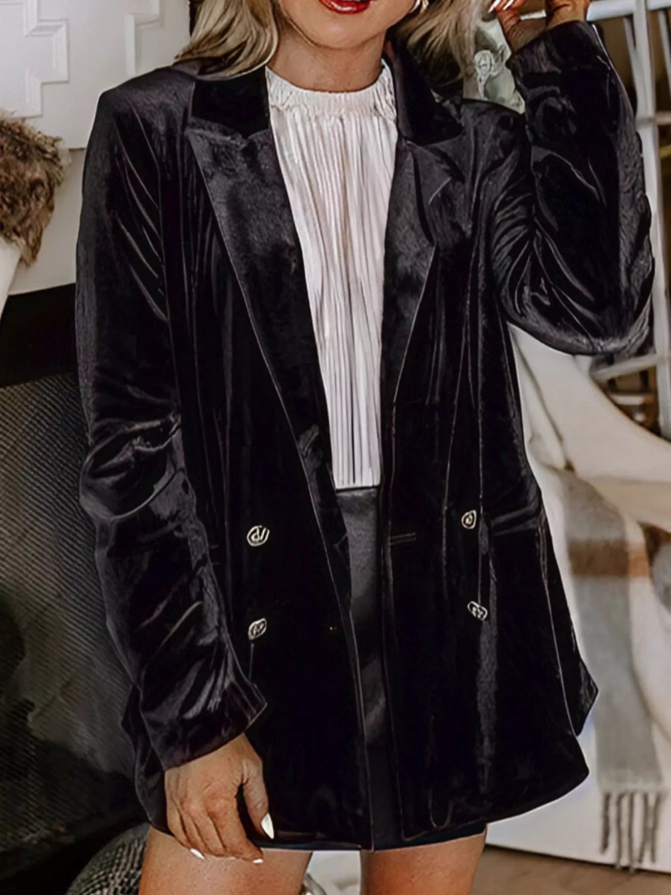 Velvet Lapel Collar Button Up Blazer Secondary image