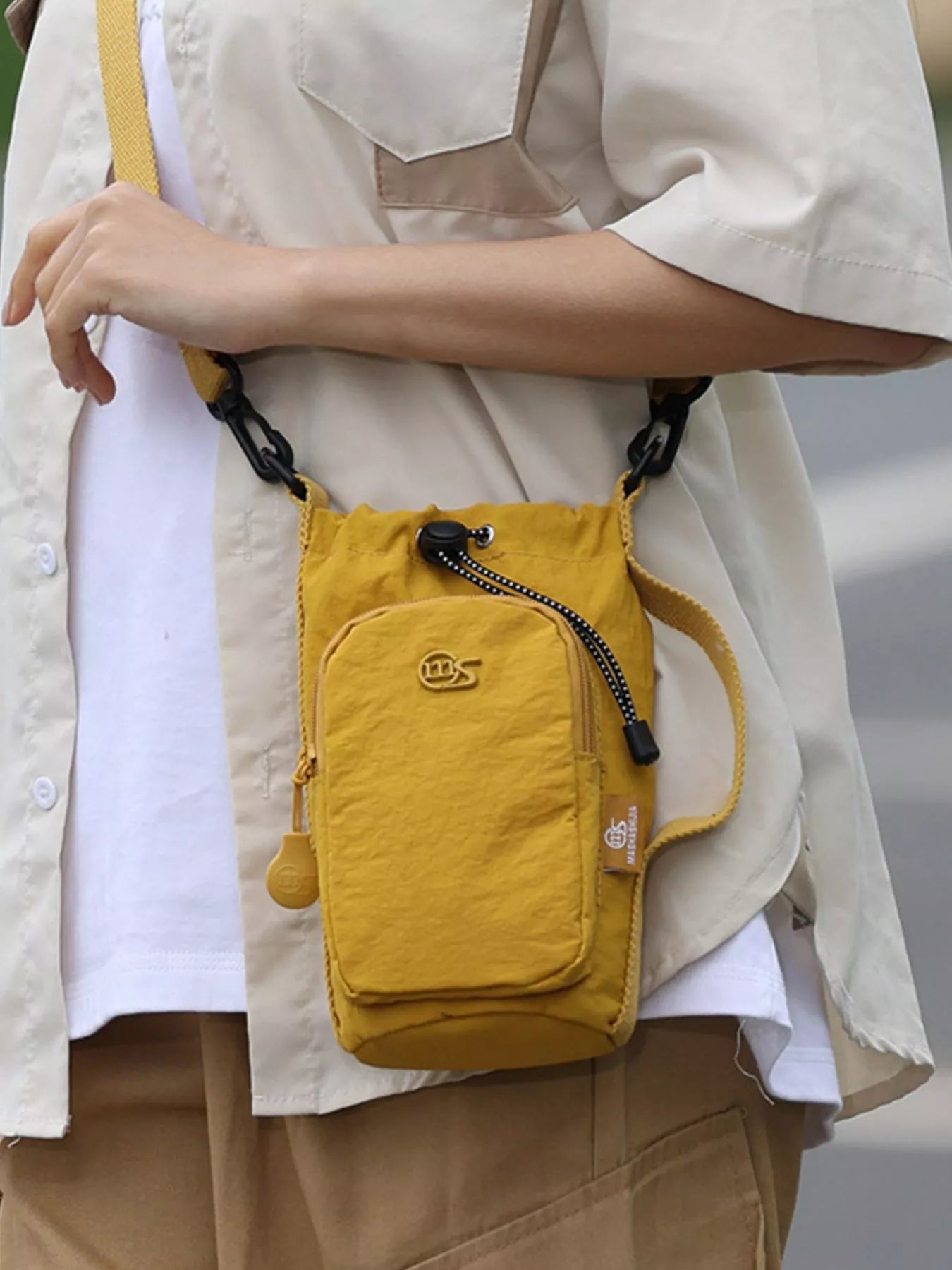 Drawstring Closure Lightweight Crossbody Bag Secondary image