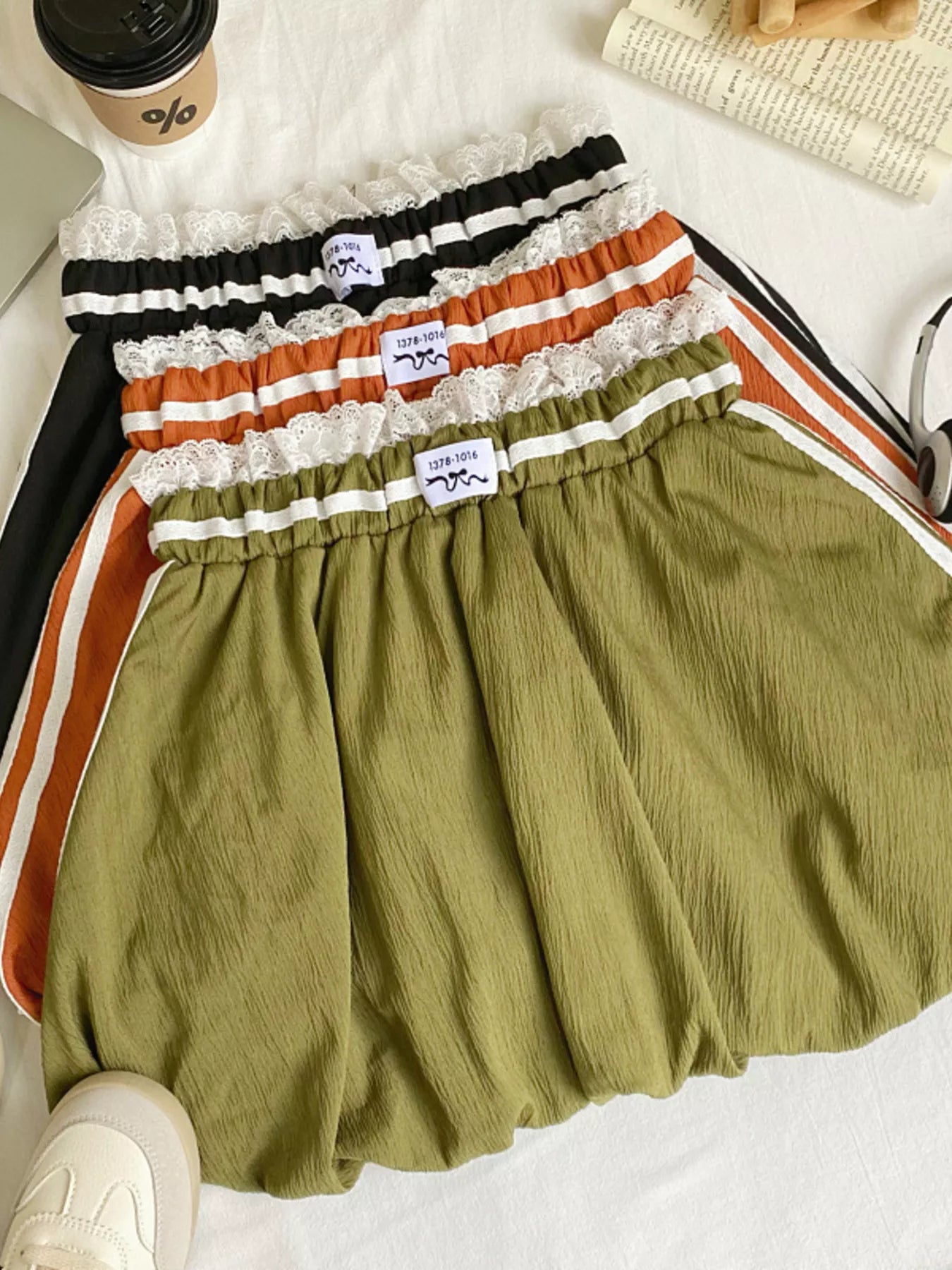Lace Trim Elastic Waist Mini Skirt Secondary image
