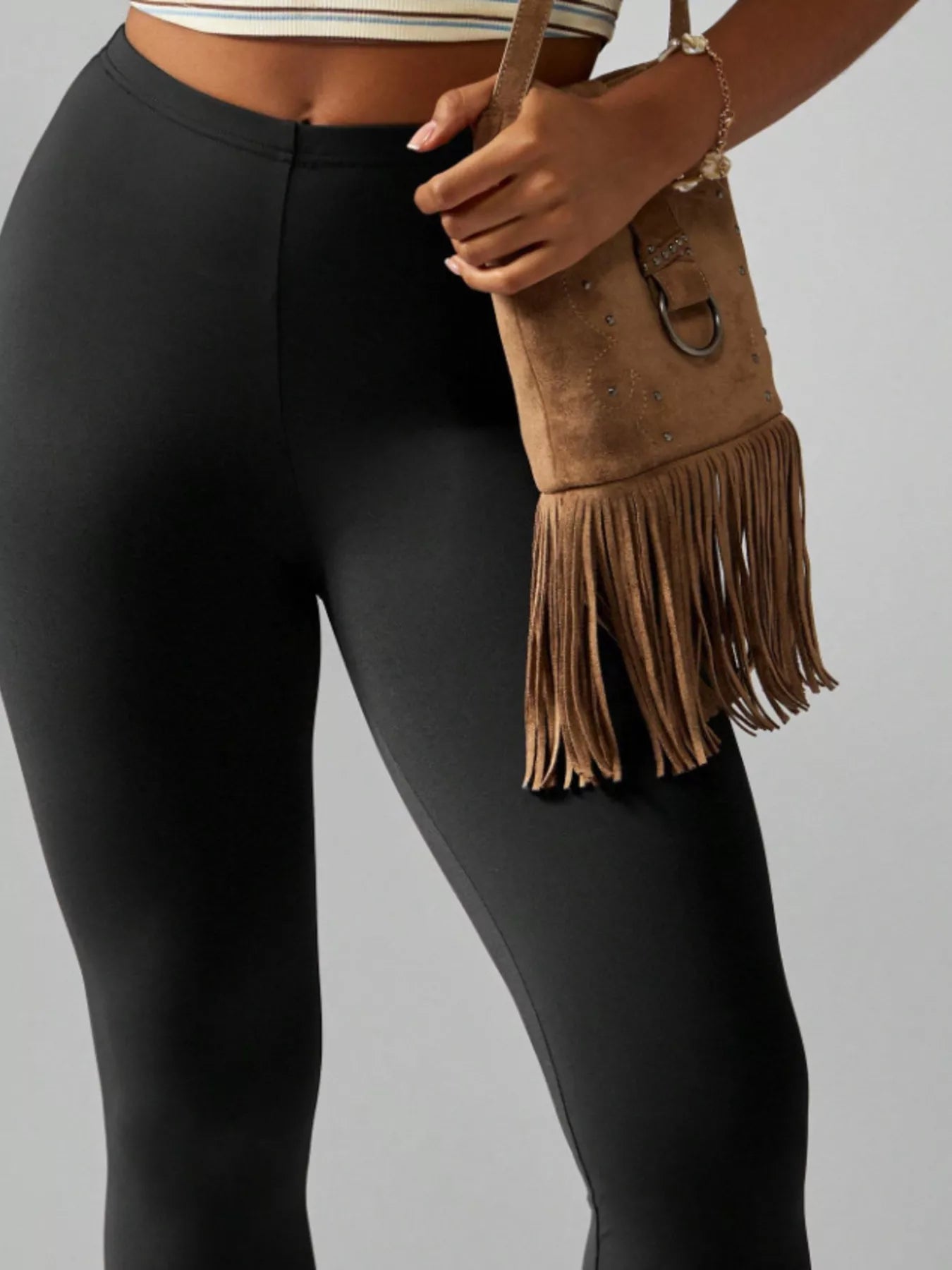 High-Waisted Active Capri Leggings Secondary image