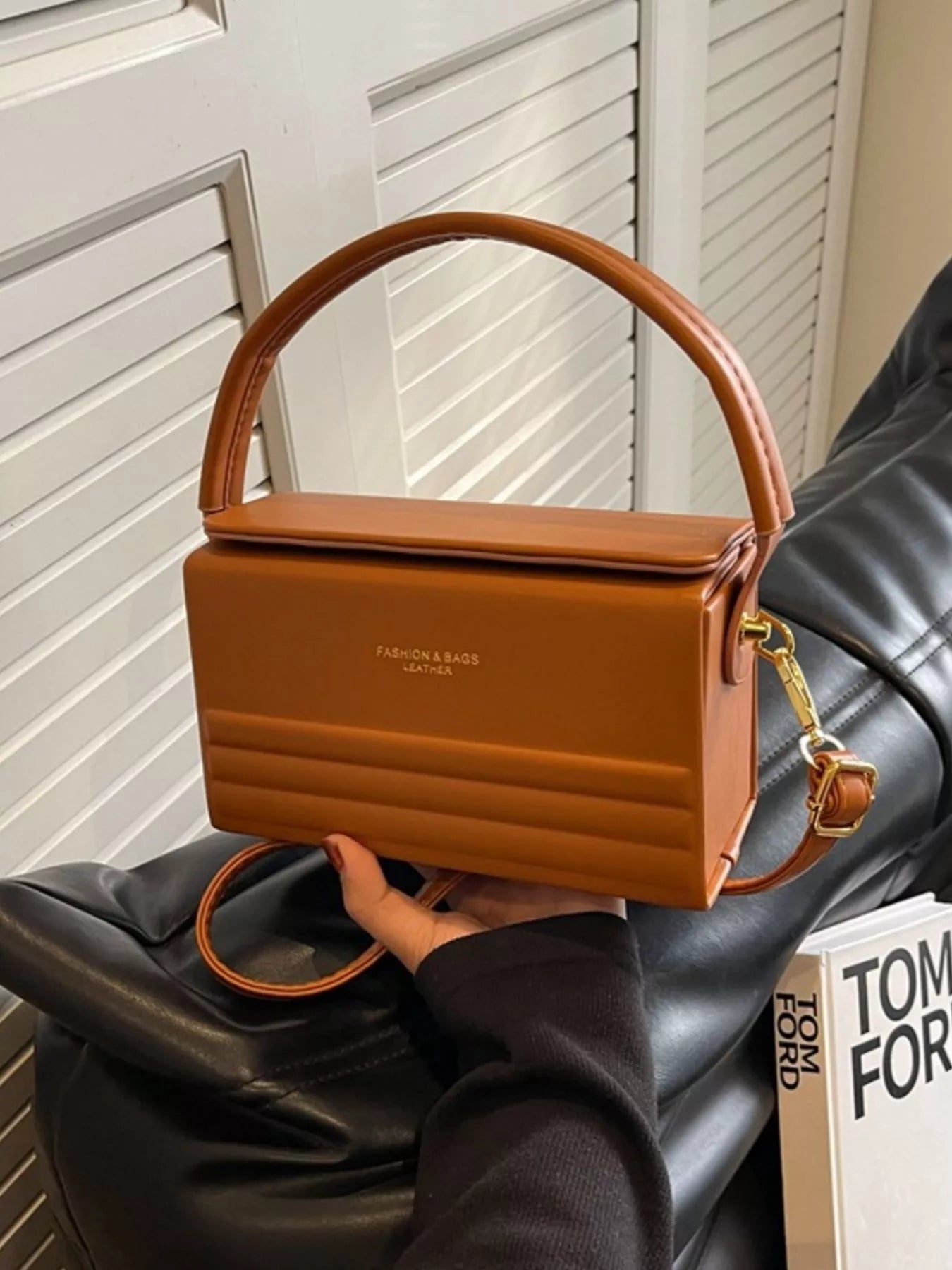 Box-Shaped Crossbody Bag Secondary image