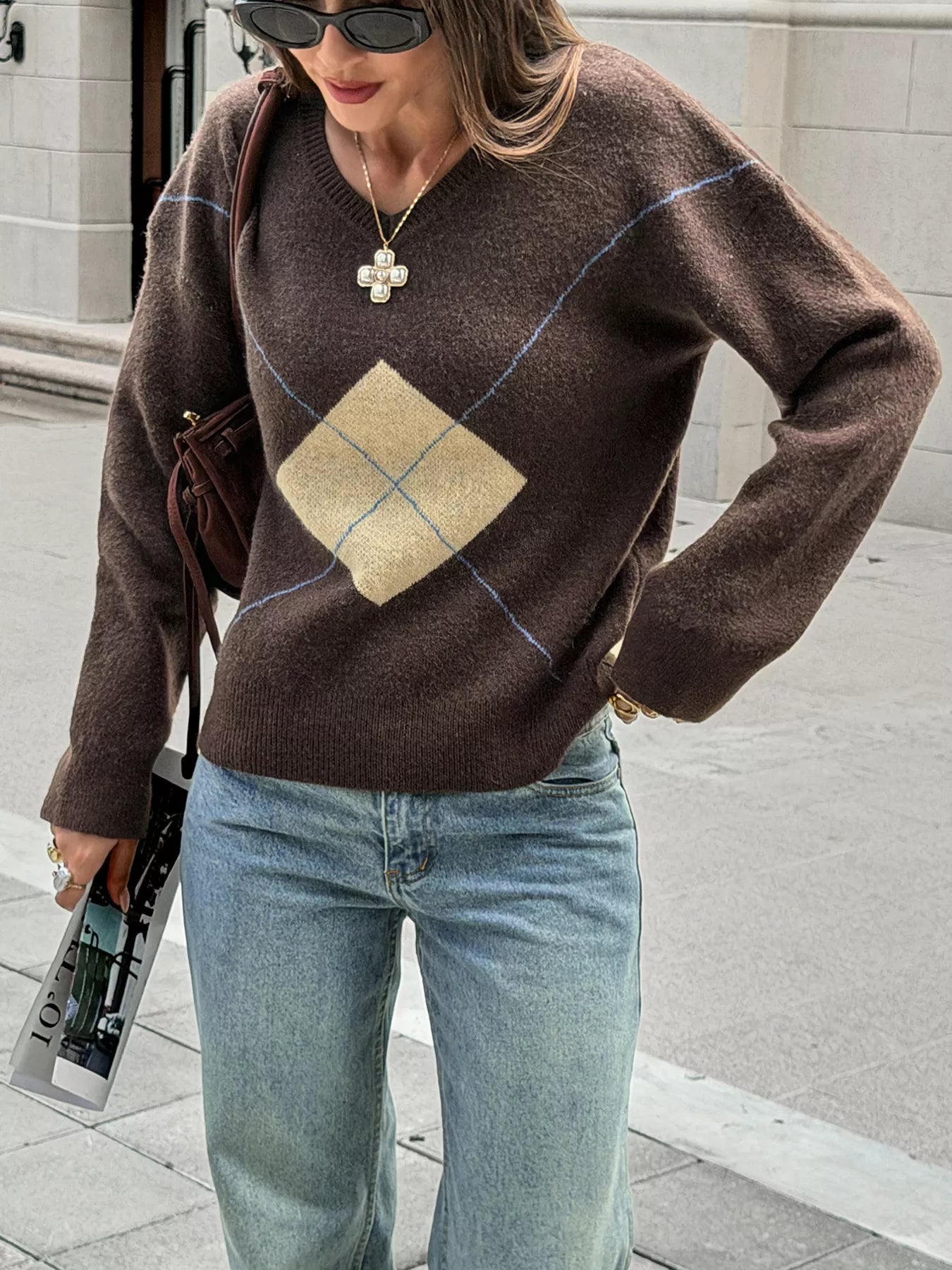 Argyle Pattern V-Neck Knit Sweater Secondary image