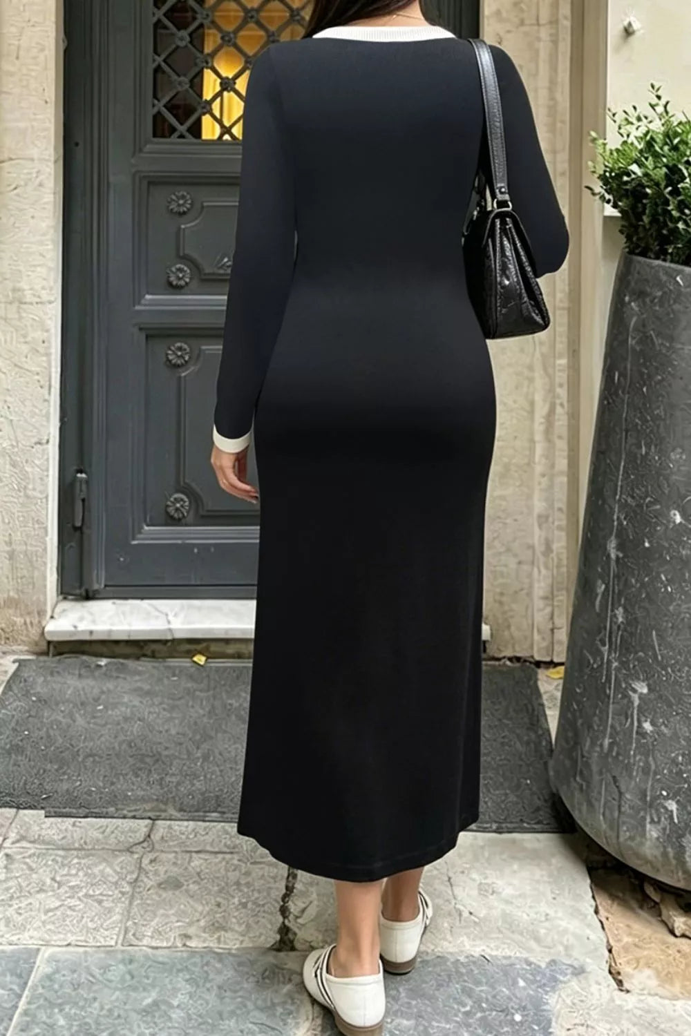 Contrast Trim V-Neck Knit Dress Secondary image