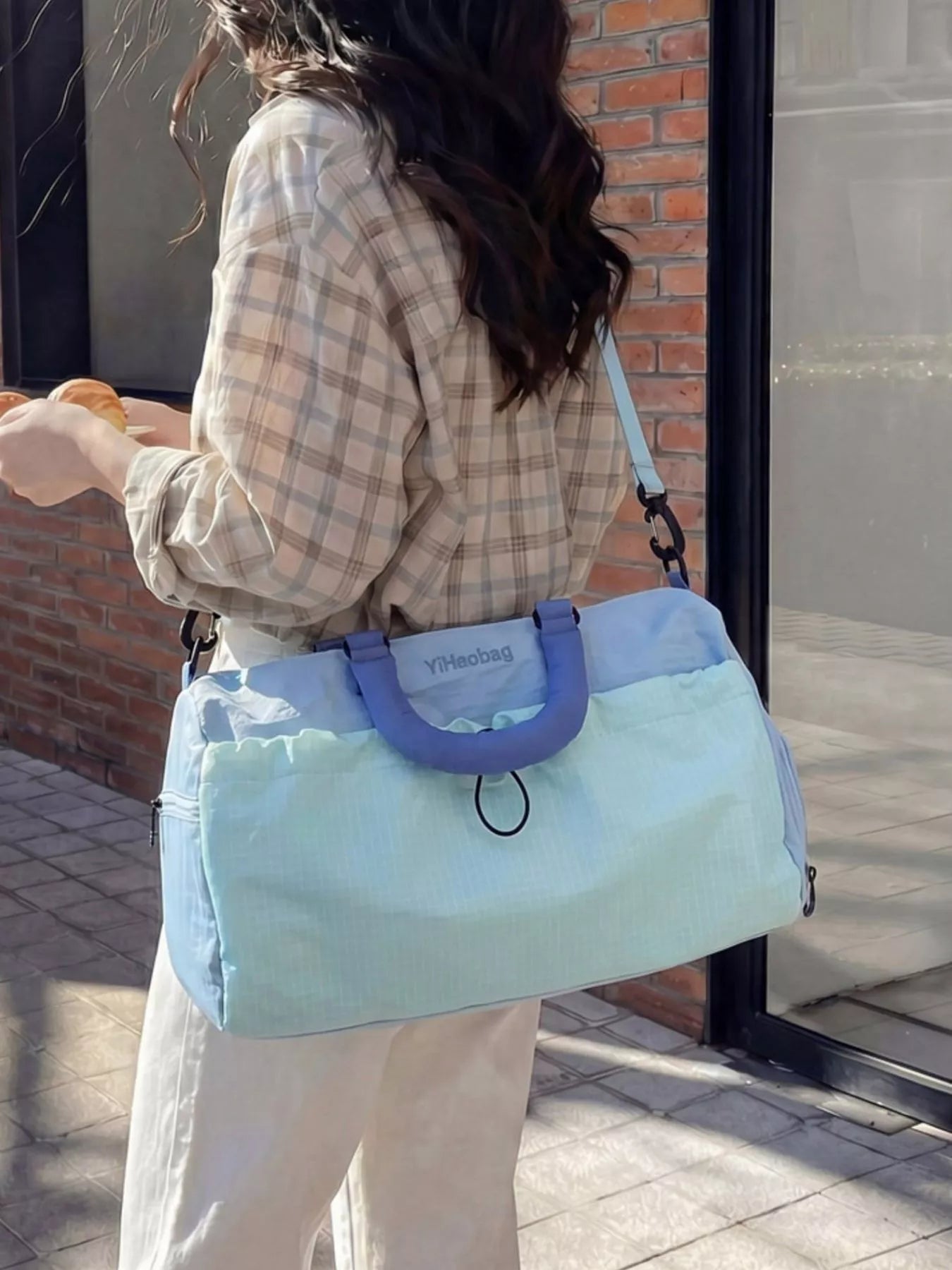 Lightweight Drawstring Travel Bag Secondary image