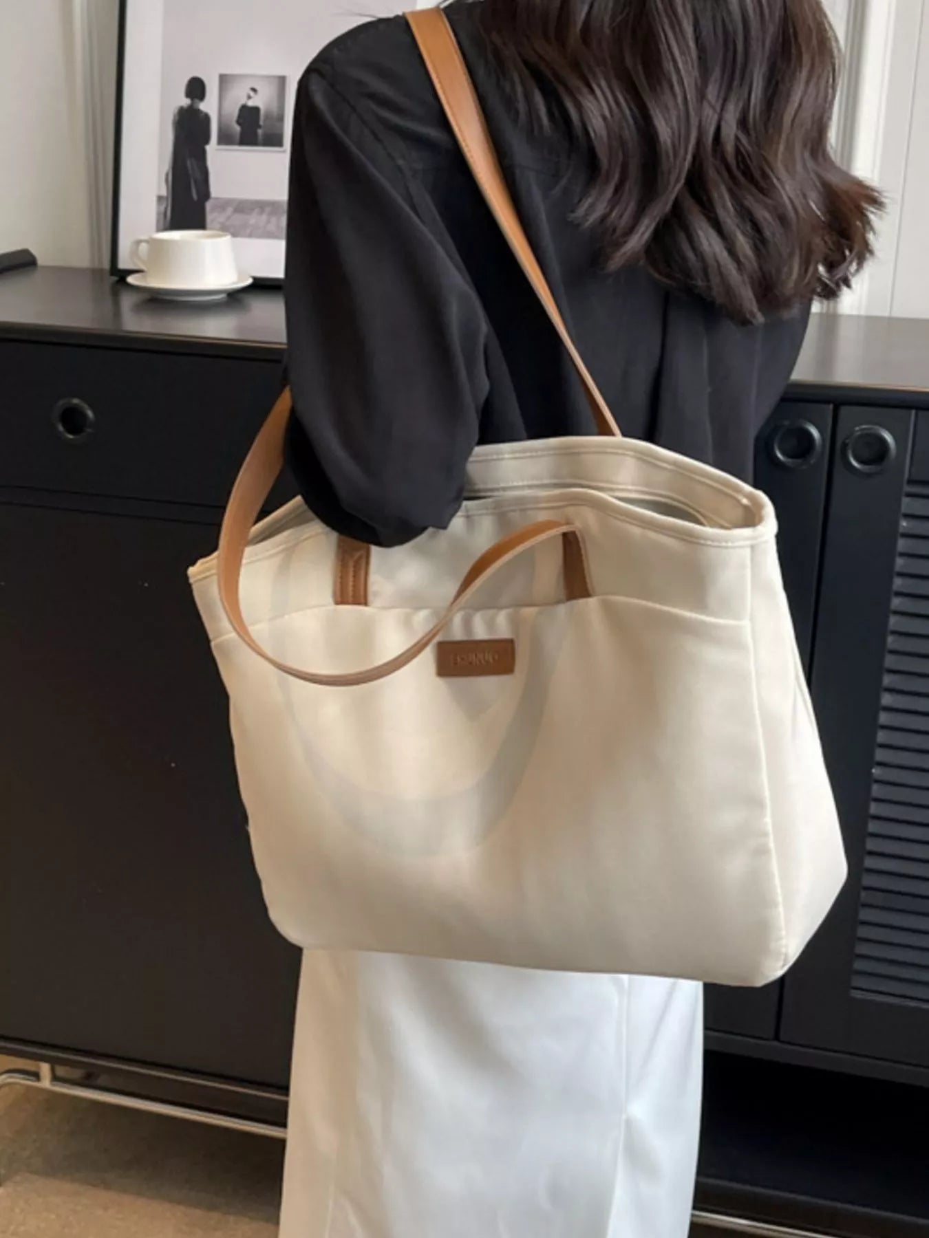 Large Capacity Canvas Shoulder Bag Secondary image