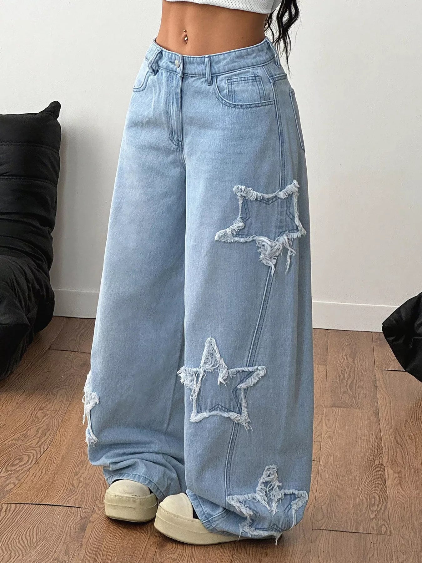 Distressed Star Patch Wide-Leg Jeans Secondary image