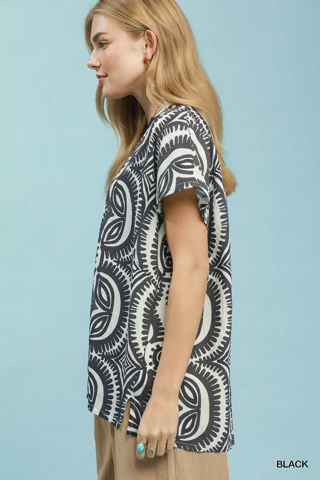 Umgee Geometric Print V-Neck Short Sleeve Top Secondary image