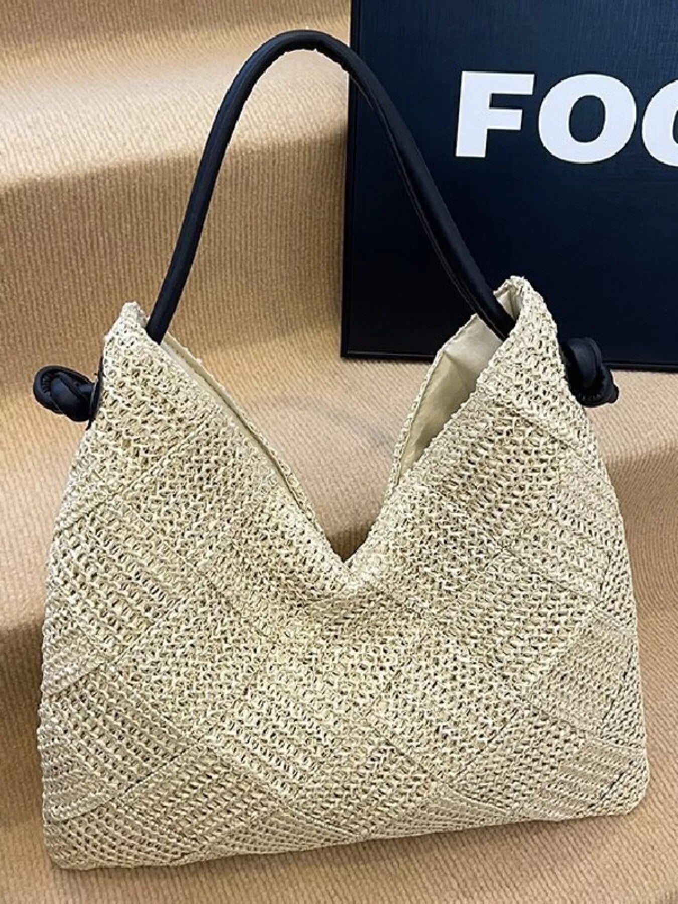 Woven Straw Shoulder Bag Secondary image
