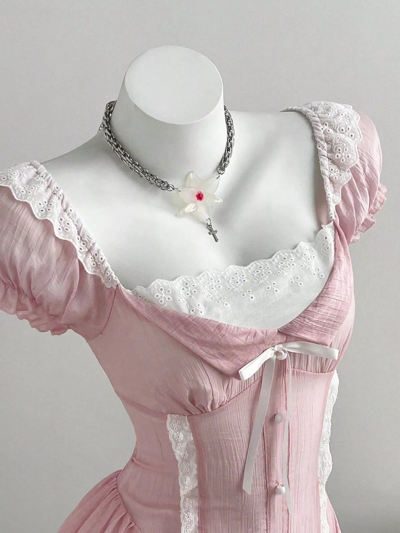 Lace Detail Cap Sleeve Dress Secondary image