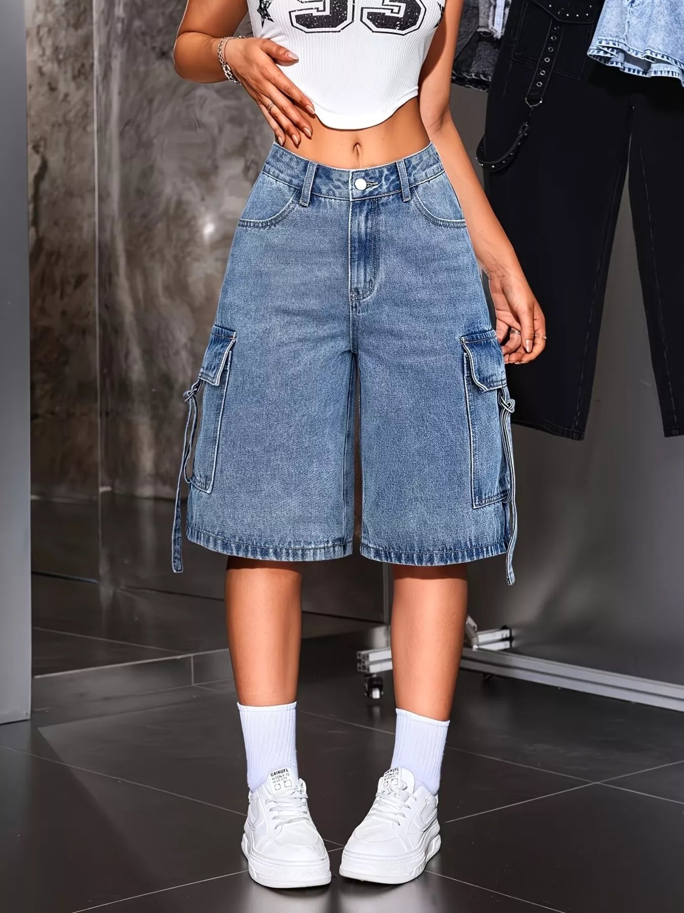 Loose Fit Cargo Denim Capris Secondary image