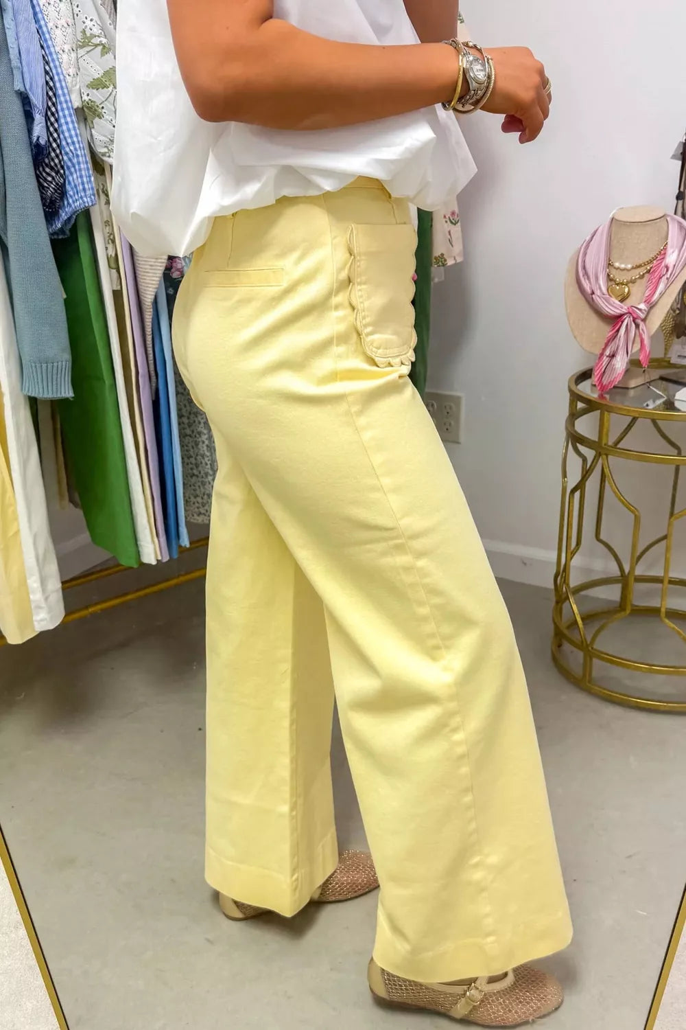 Solid Color Scalloped Patch Pocket Shift Jeans Secondary image