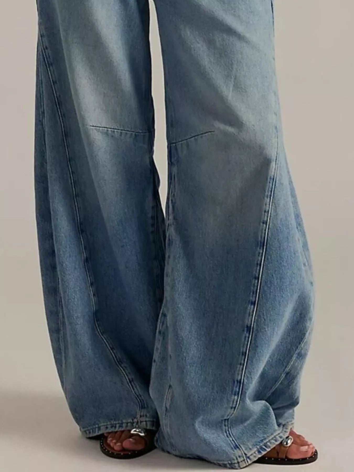 Washed Wide Leg Jeans Secondary image