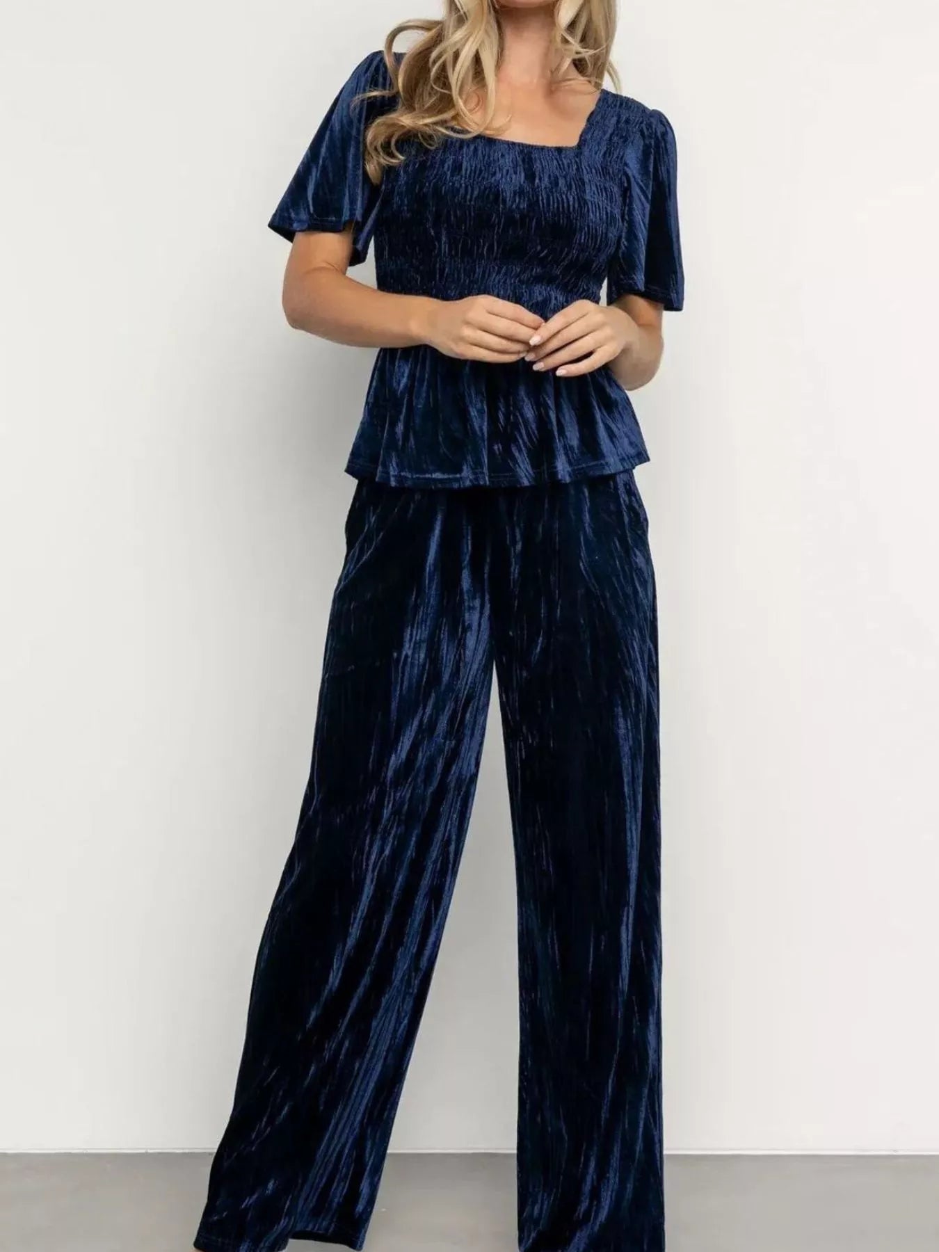 Velvet Top and Wide-Leg Pants Set Secondary image