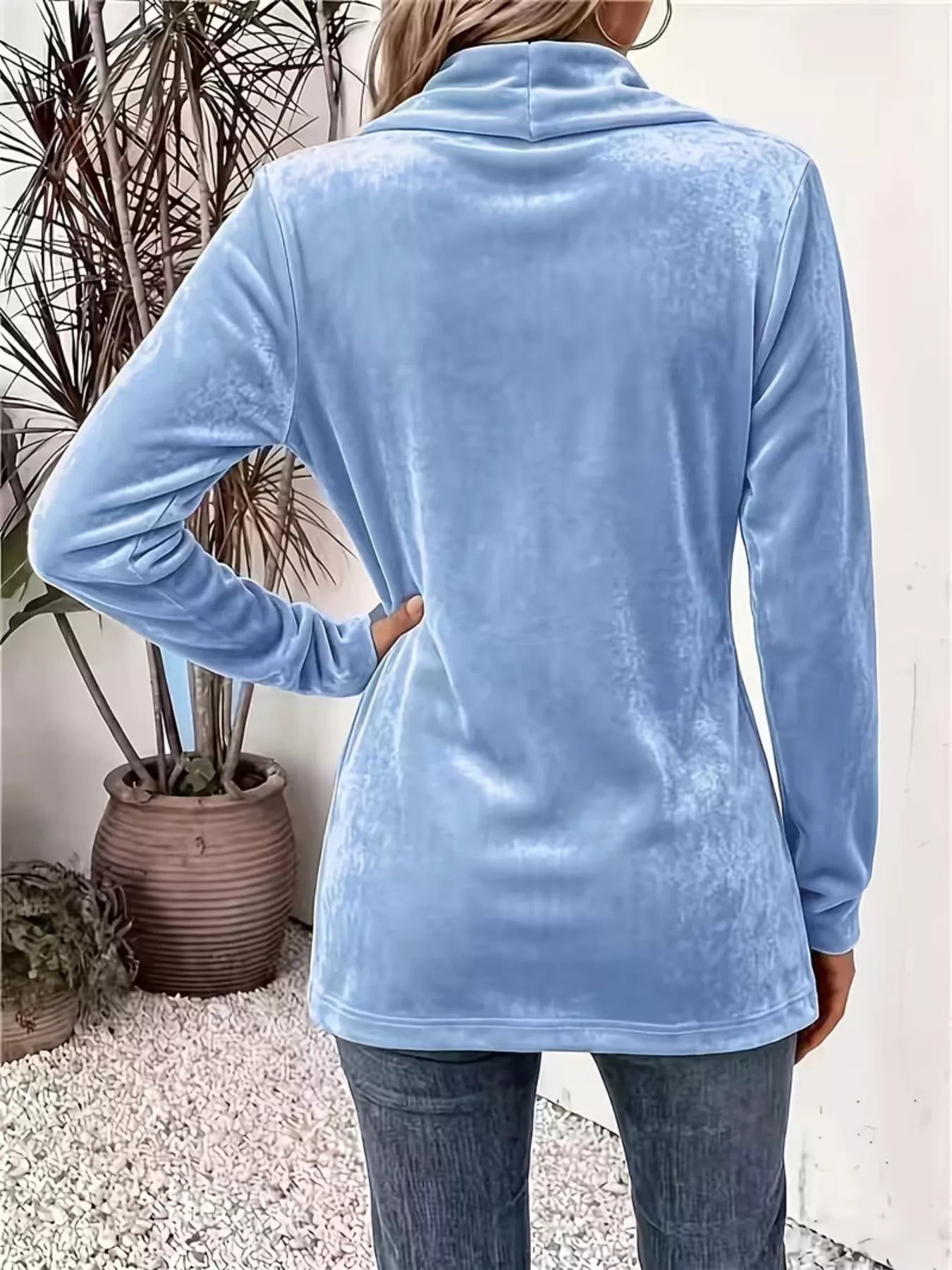 Elegant Velvet Open-Front Outerwear Secondary image