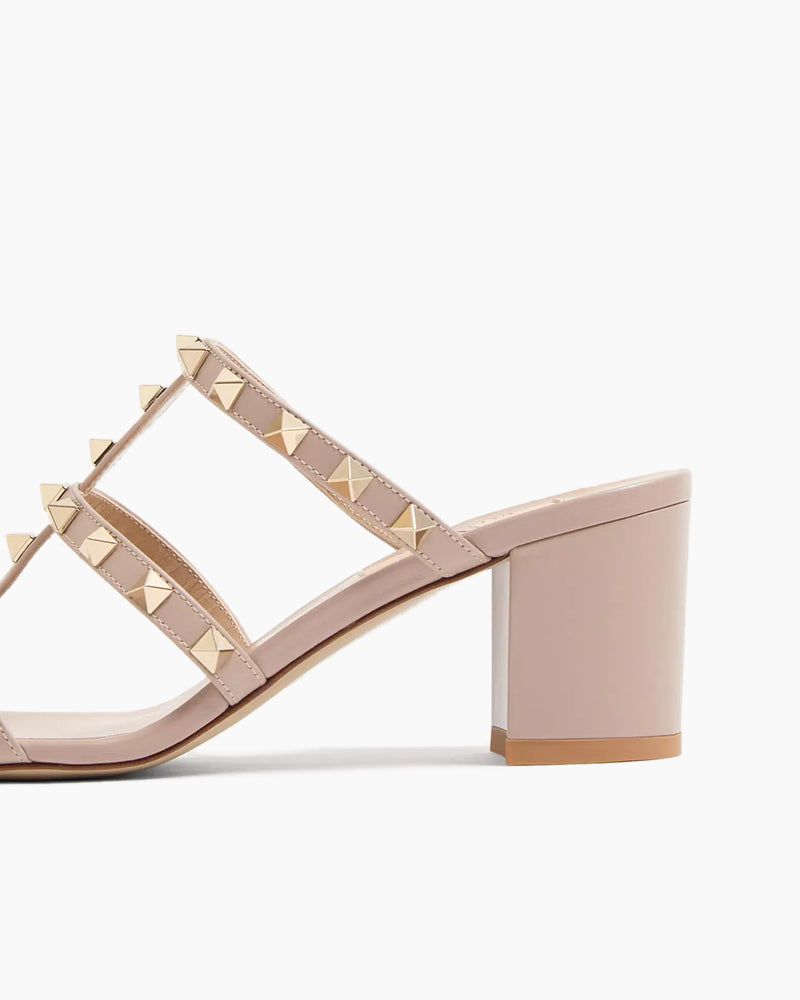Woman Rockstud Leather Sandal