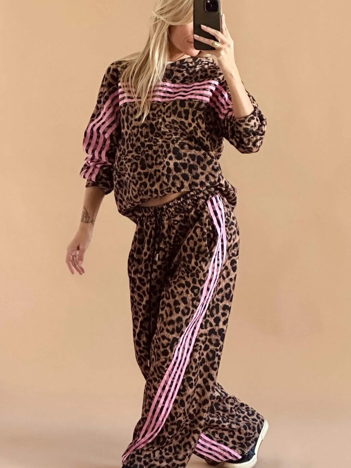 Women's Casual Hoodie and Trousers Tracksuit Set
