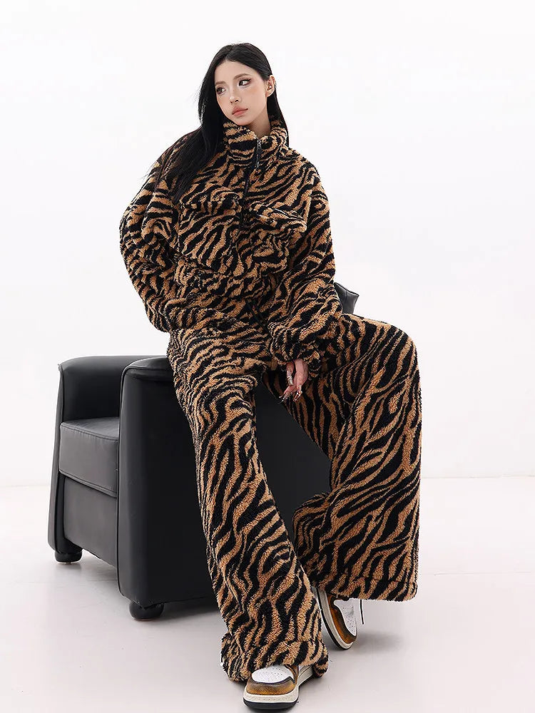 Women's Winter Velvet Sweatshirt and Trousers Tracksuit Set