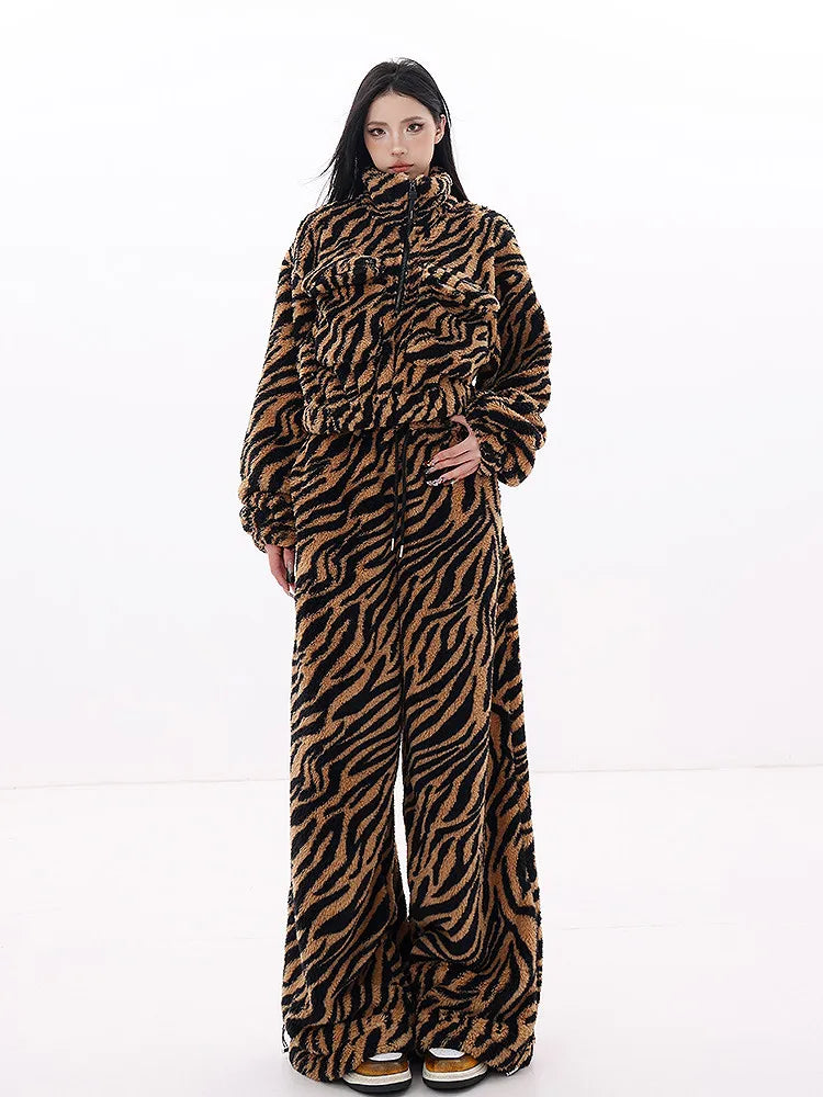 Women's Winter Velvet Sweatshirt and Trousers Tracksuit Set