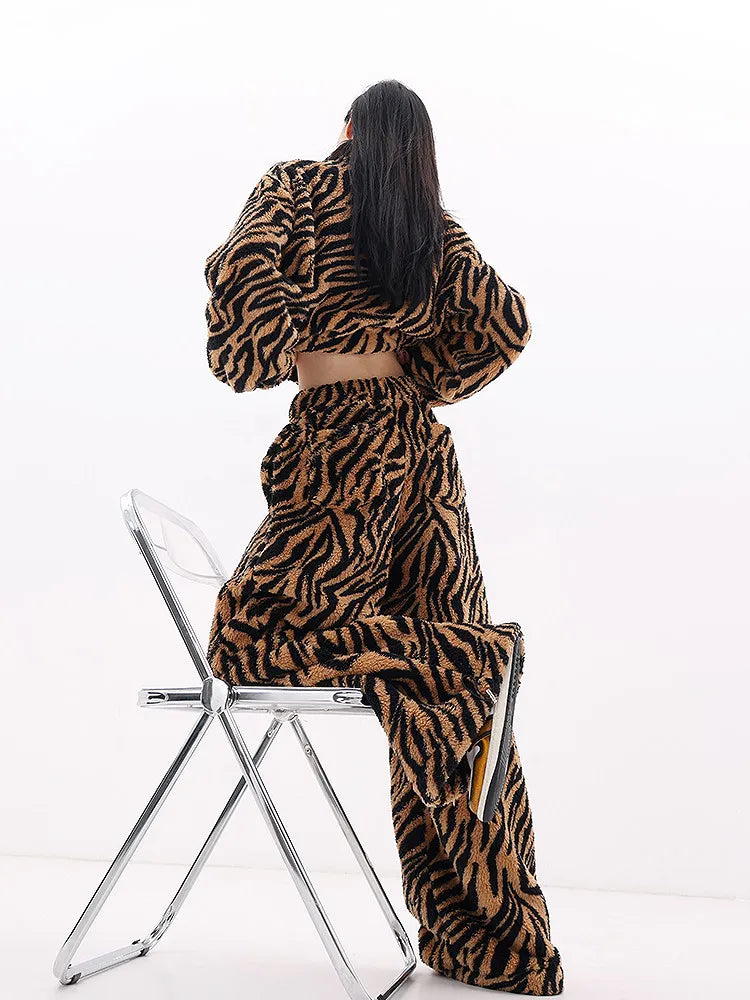 Women's Winter Velvet Sweatshirt and Trousers Tracksuit Set